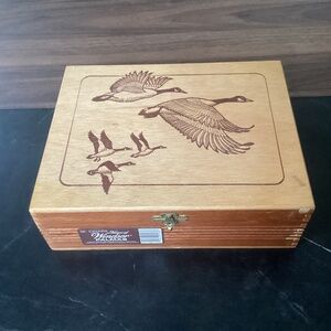 VINTAGE HOUSE OF WINDSOR PALMAS WOODEN CIGAR BOX Ducks Mancave Office Library
